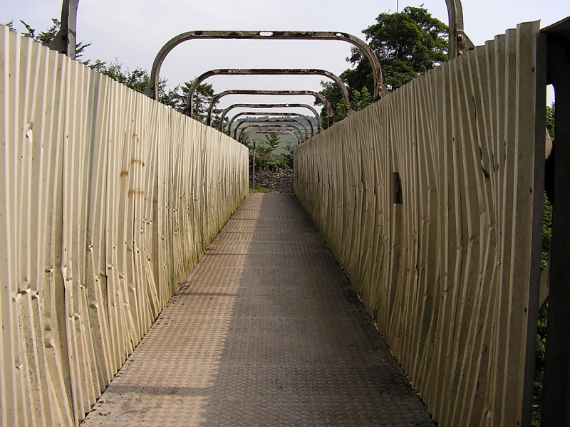 File:Saltfordfootbridge1.jpg