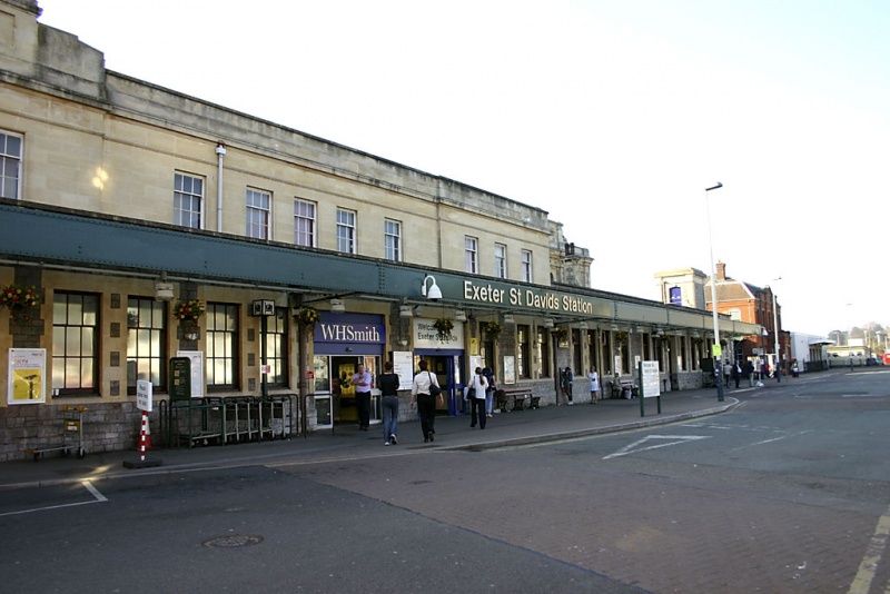 File:Exeter St Davids1.jpg