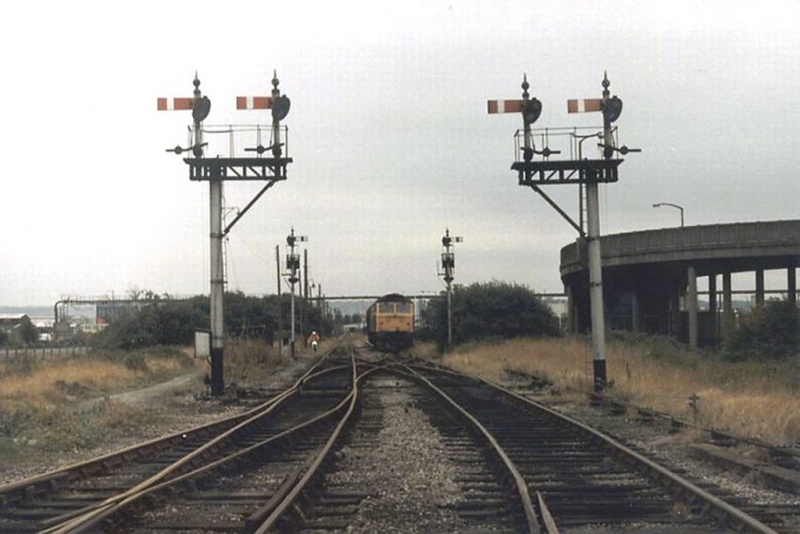 File:Hallen Marsh Junction9.jpg