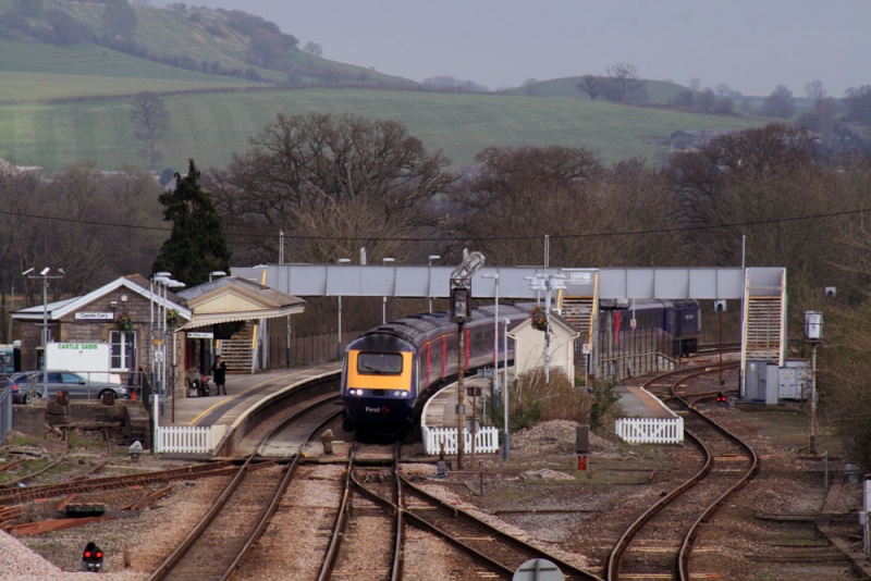 File:Castle Cary2.jpg