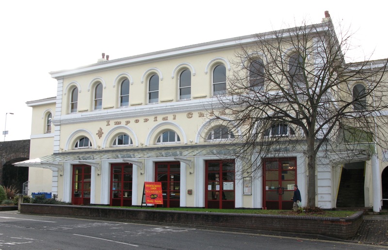 File:Exeter St Thomas2.jpg