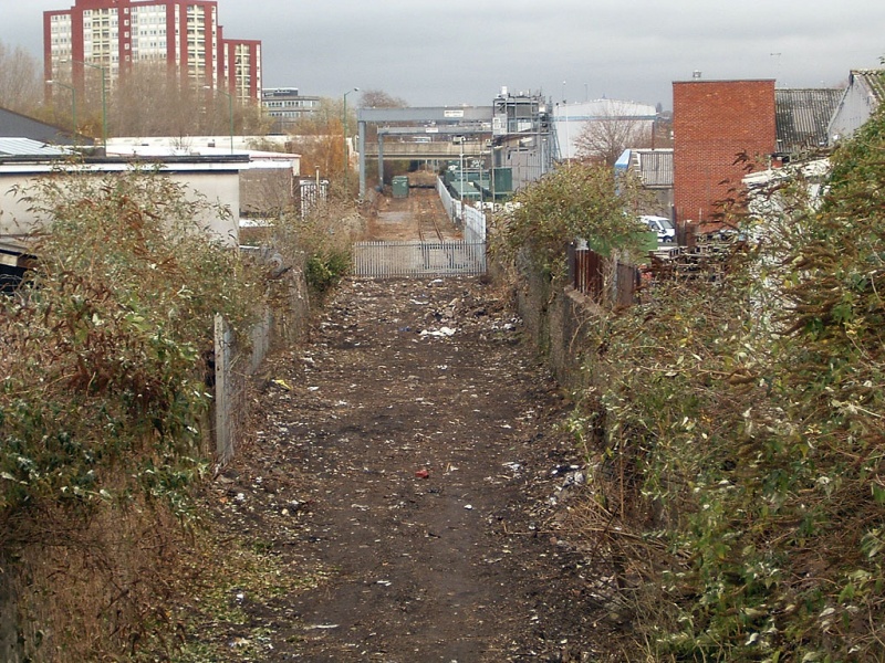File:Kingsland Road1.jpg