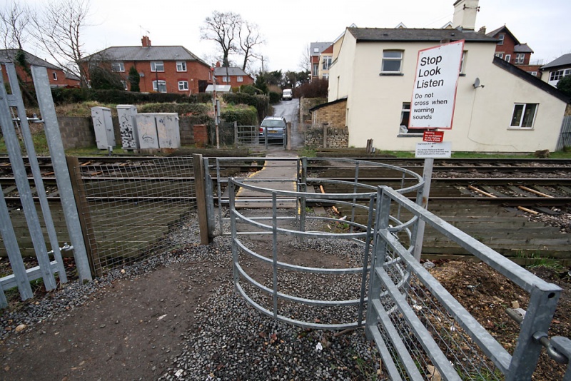File:Beards Lane Crossing1.jpg