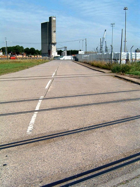 File:Sharpness Docks2.jpg