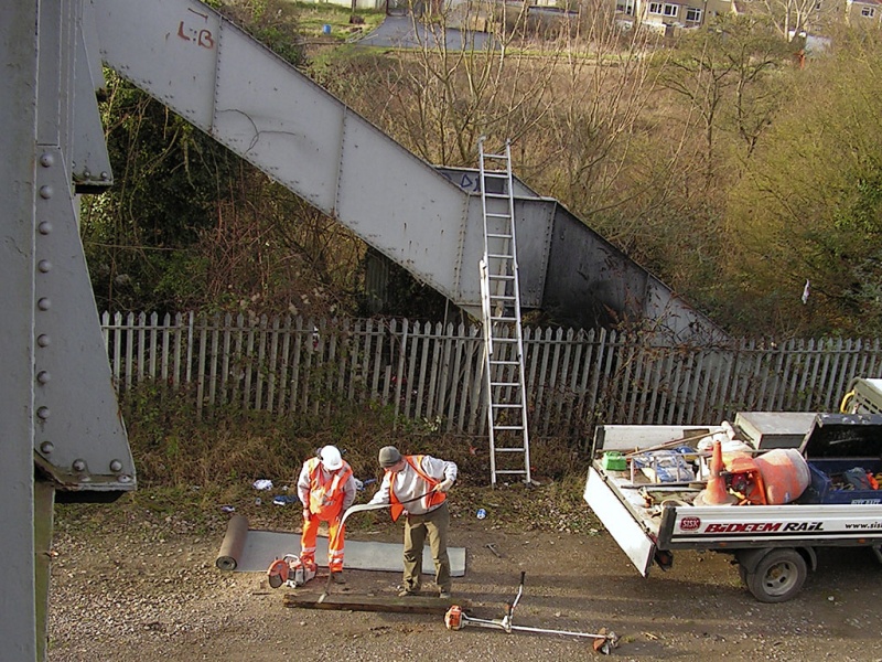 File:Lockleaze Footbridge10.jpg