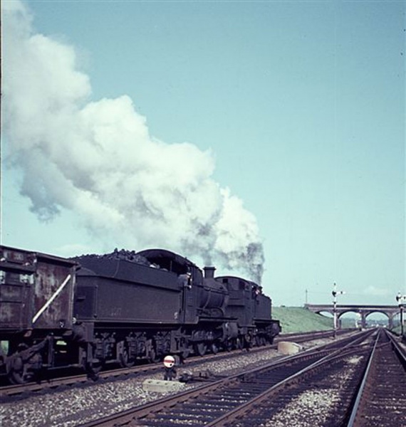 File:Cross Hands Road5.jpg