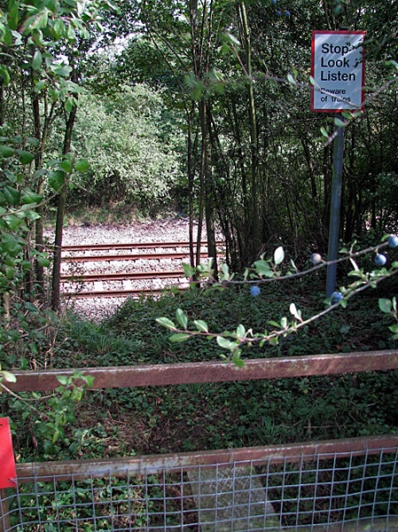 File:A Footpath1.jpg