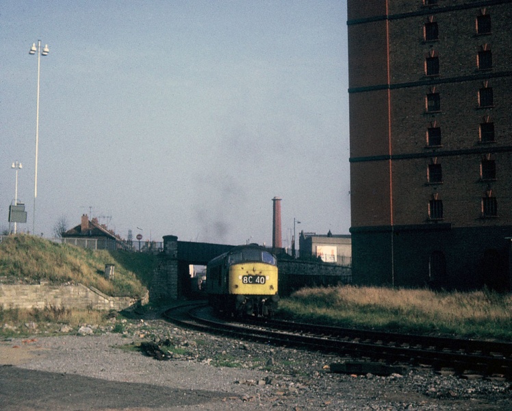 File:Ashton Swing Bridge12.jpg