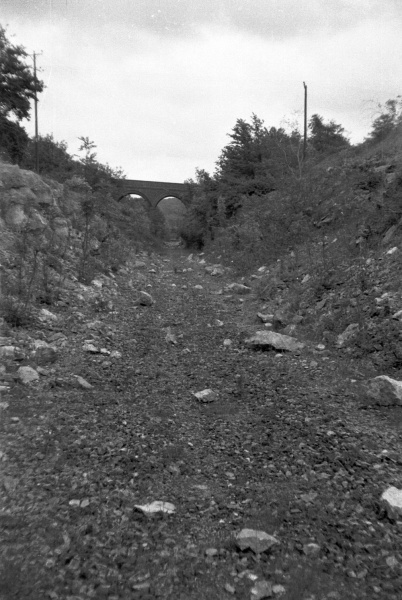 File:Combe Hay Cemetery1.jpg