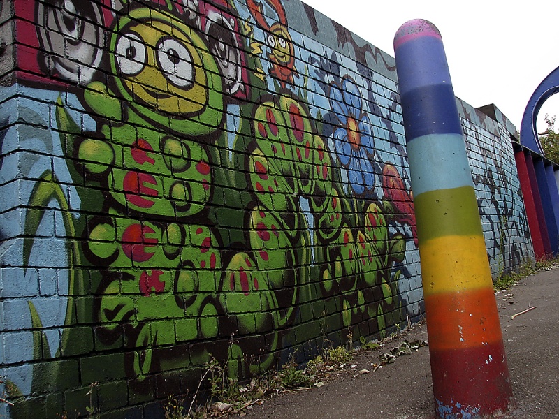 File:Fairlawn Road Footbridge6.jpg