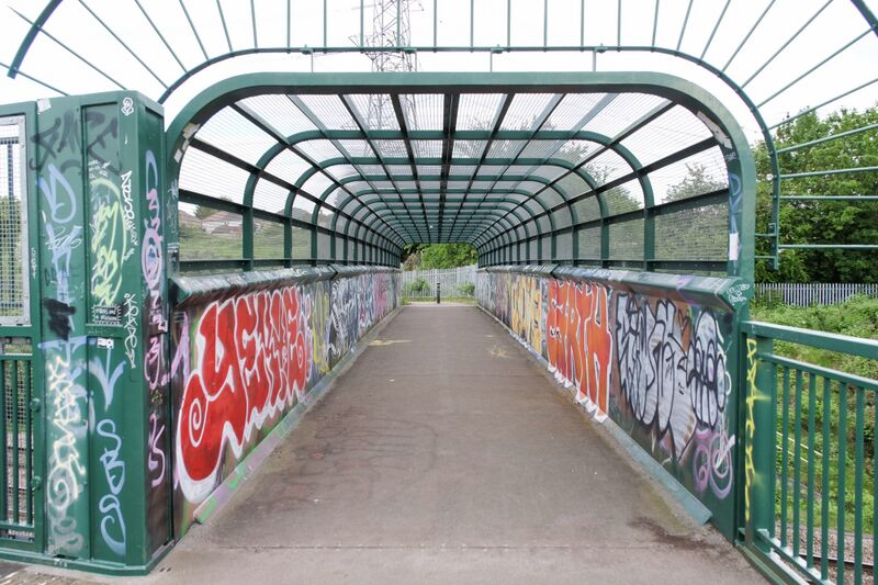 File:LockleazeFootbridge35.jpg