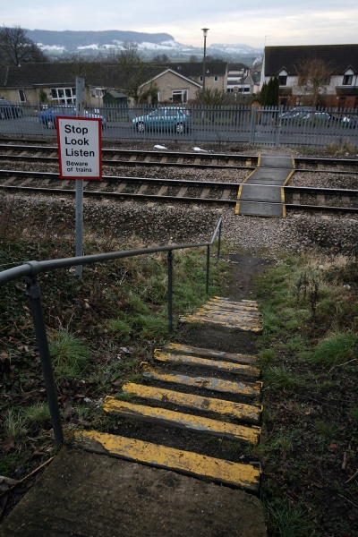 File:Burdett Close Crossing1.jpg