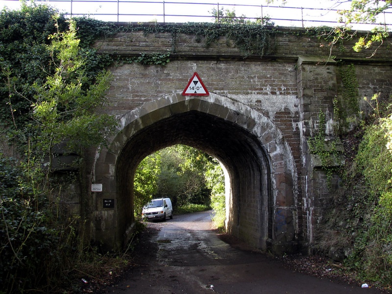 File:Lodge Lane2.jpg