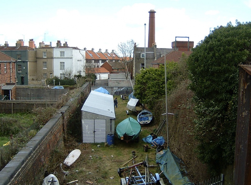 File:Cumberland Road West3.jpg